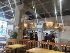 大堂-蒙自源米线大王(昆明站店)