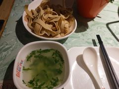 -浪里寻·臻牛养生牛肉火锅(方圆荟店)