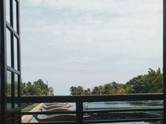 -亚龙湾喜来登·美景台大堂吧