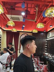 -东方先生国潮男士理发馆