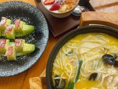 -桥香园过桥米线(国贸店)