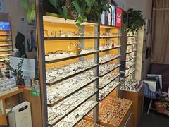 -优医视平价眼镜蔡司依视路折扣工厂店(十里堡店)
