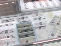 -明月眼镜(三坝店)