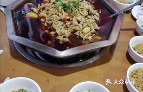 Large Pot Bamboo Shoots, Fresh Taro, and Free-range Chicken