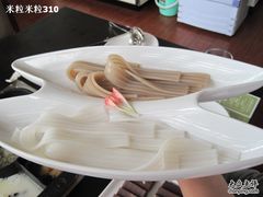 双色宽粉-新辣道鱼火锅(领展购物广场·中关村店)
