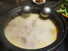 -大匠工房古船木艺术餐厅·猪肚鸡专门店(长白仙岛店)
