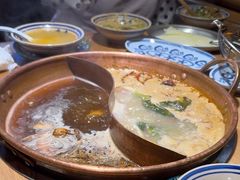 -洱火云南酸菜牛肉火锅(石景山当代商城店)