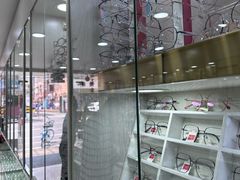 -朱师傅眼镜·蔡司·依视路·尼康(市先进店)