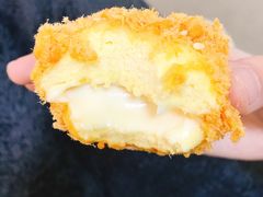 蟹黄肉松小贝-鲍师傅糕点(国金街店)