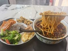 -伊穆祥牛肉面总店·清真