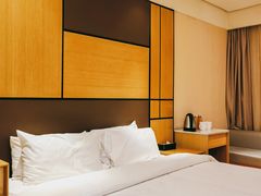 -全季酒店(石家庄裕华东路万达广场店)