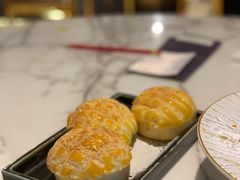 菠萝酥皮包-钟菜·粤菜点心·宴请(海上世界·汇港二期店)