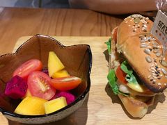 -POKEE VIA&Brunch·维娅(重庆来福士店)