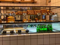 面包甜点陈列柜-81BAKERY(大学路店)
