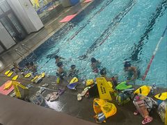 -梦翔龙湖滟澜山游泳俱乐部