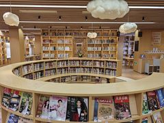 -漕河泾街道图书馆(漕河泾社区文化活动中心店)