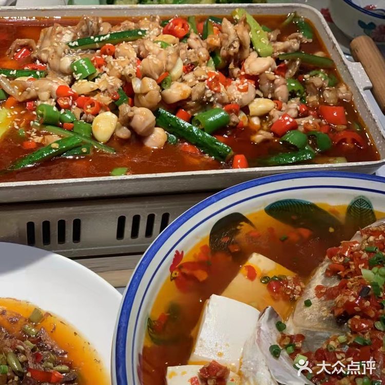 原来这家湘菜馆的总店在万州