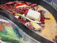 重庆经典鸳鸯锅底-重庆三峡火锅城(梅林店)