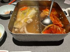 -左庭右院鲜牛肉火锅黑金店(陆家嘴中心店)