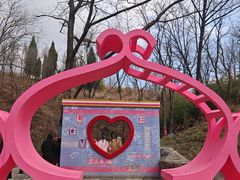 -雪山彩虹谷景区