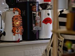 -SAFARI COFFEE
