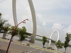-南京眼步行桥