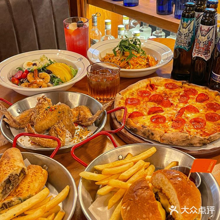 在广州‼大番薯区时代芳华里的氛围感西餐