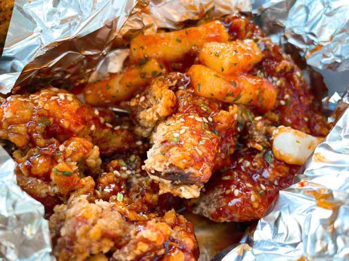 汉江里炸鸡(本溪店)-"[薄荷]环境:整体橘色调,店面很小,屋.