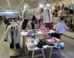 -乐友孕婴童(万象城店)