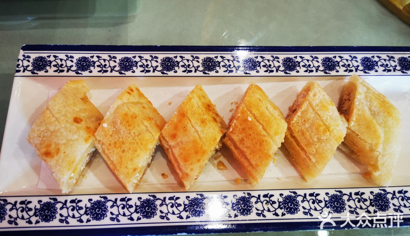 环境：岭南特色建筑，国粹粤剧经典装饰，户外绿化还行