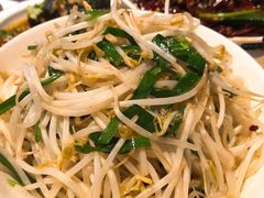 豆芽炒韭菜-丹虾|文和友小龙虾·烙锅(陕西路旗舰店)