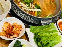 -喇喇排骨火锅·传统韩式脊骨汤(望京西园总店)