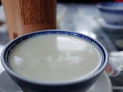 热姜撞奶-周大娘牛乳(旧寨古村总店)