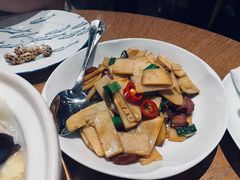 腊肉炒本地时令鲜笋-宁波柏悦酒店·钱湖渔港