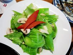 口蘑炒芥菜-小放牛炒菜馆(军校店)