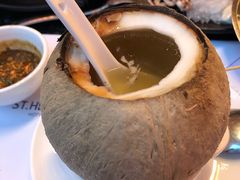 椰子炖乌鸡汤-博林圣海伦酒店-LA VILLA自助西餐厅(华侨城店)