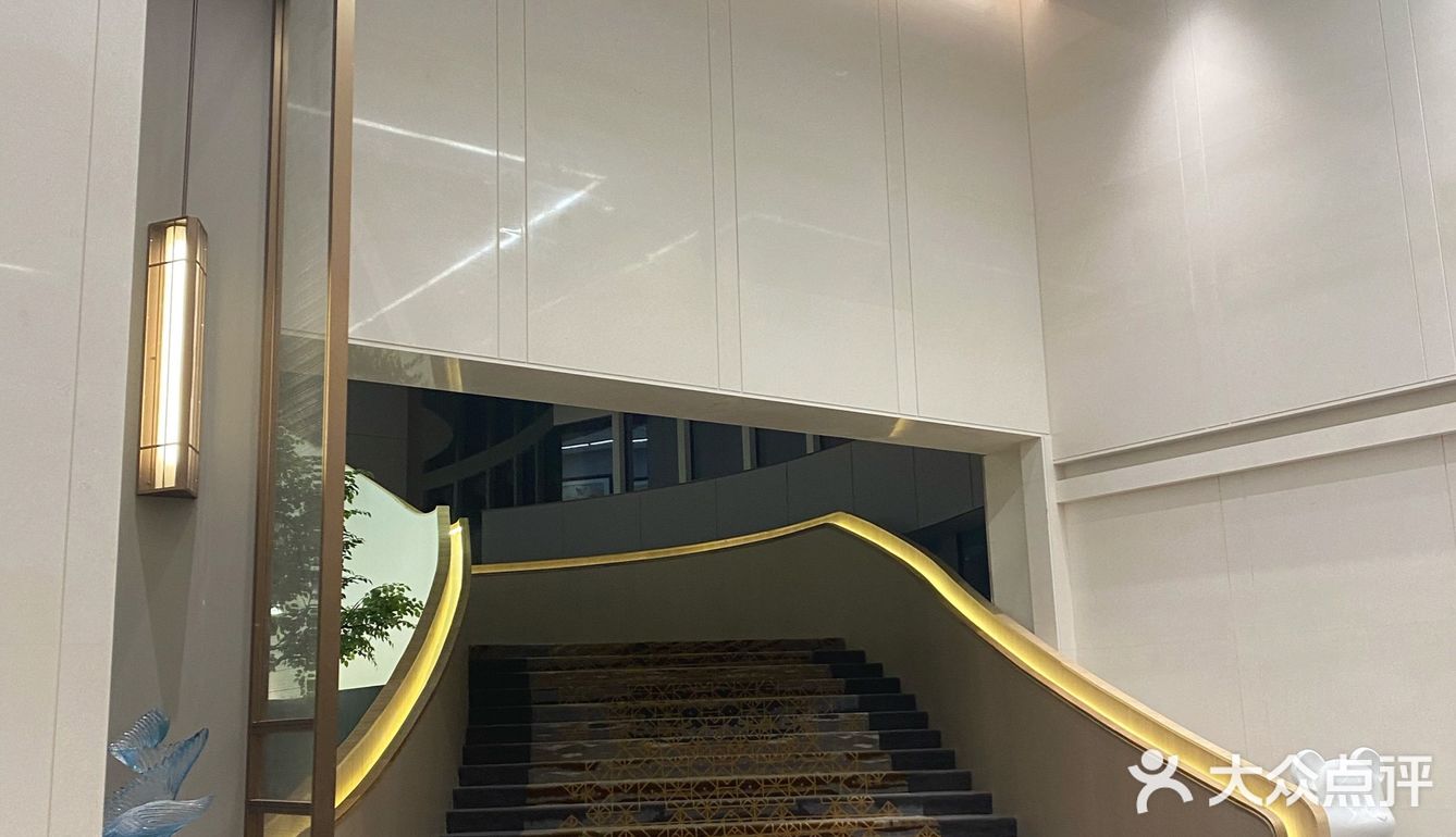 终于来打卡了，出品不错菜品味道都很好