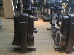-威克健身游泳(万菱汇店)