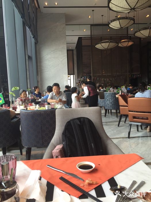 万达文华酒店·48F云端窗景美食汇自助餐厅大堂图片