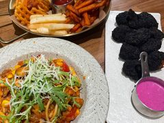 -Dragon Pizza•圆脸龙披萨·牛排餐厅