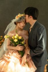 -现代经典婚纱摄影