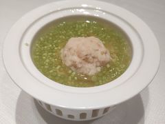 芦蒿清炖狮子头-扬州香格里拉·香宫中餐厅