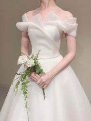 -不晚国际婚纱礼服