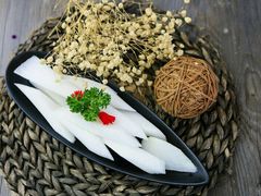 白萝卜-手选潮汕鲜活牛肉火锅(二七广场店)