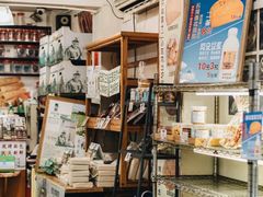 面包甜点陈列柜-阿殳咖啡(水围村店)
