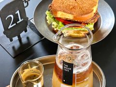 青梅咖啡-锅炉咖啡·西餐·音乐酒厂