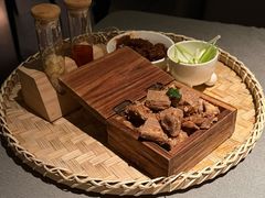 -左庭右院鲜牛肉火锅黑金店(陆家嘴中心店)
