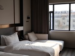 -乔治莫兰迪酒店(济南解放路山东大学店)