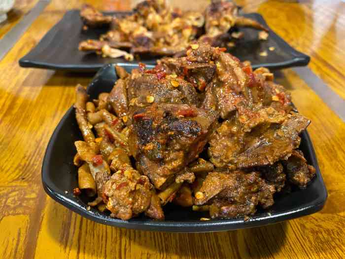 化工厂洪桥烤鸡(总店)-"很久不吃烤鸡,看到这家店还开着,觉得应该.
