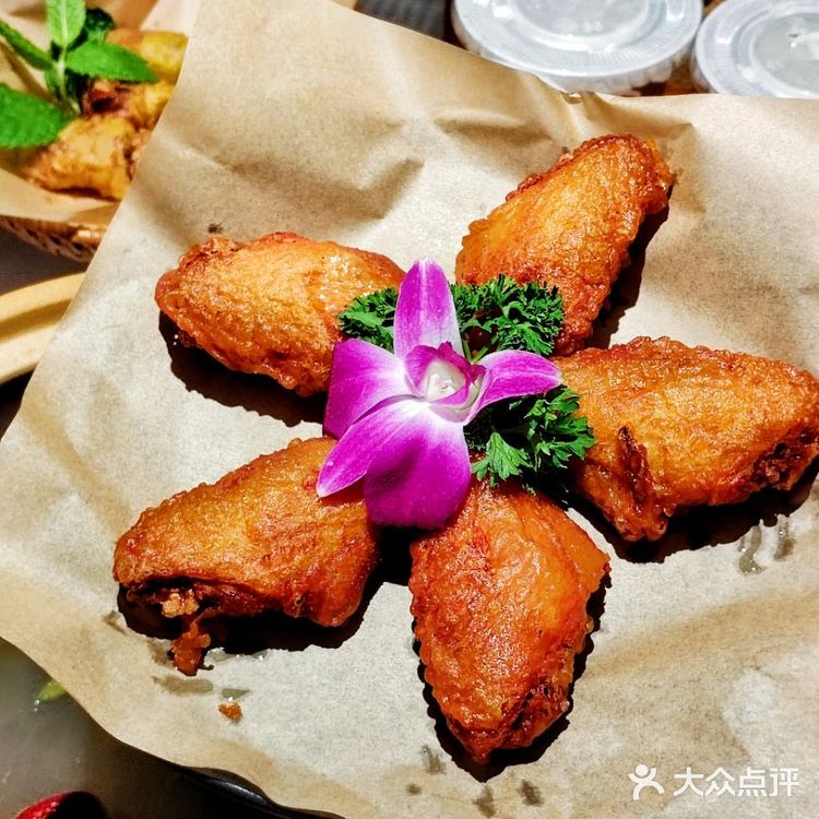 👭和姐妹周末小聚，被这家潮工夫鸡煲惊艳！